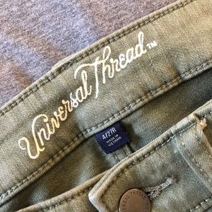 Universal Thread green skinny jeans